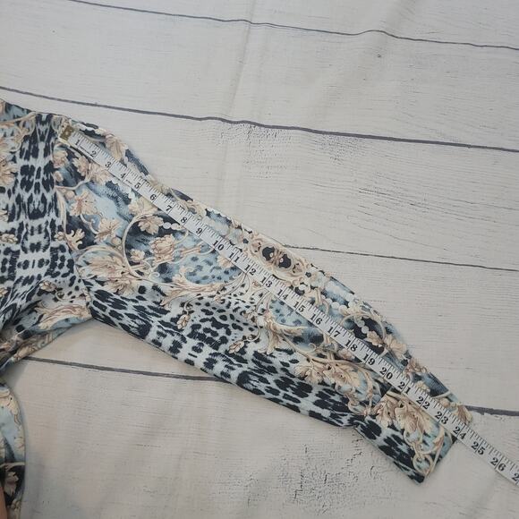 Chico’s Size 2 US M Blue Scroll Iced Sage Feminine Tunic Long Sleeve Button Top - Picture 7 of 9